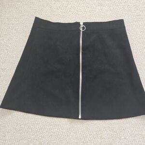 ONLY, size 38/M Black Zippered Women's Skirt